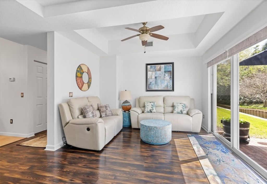 544 7th Square Sw, Unit 102, Vero Beach, FL 32962 Photo