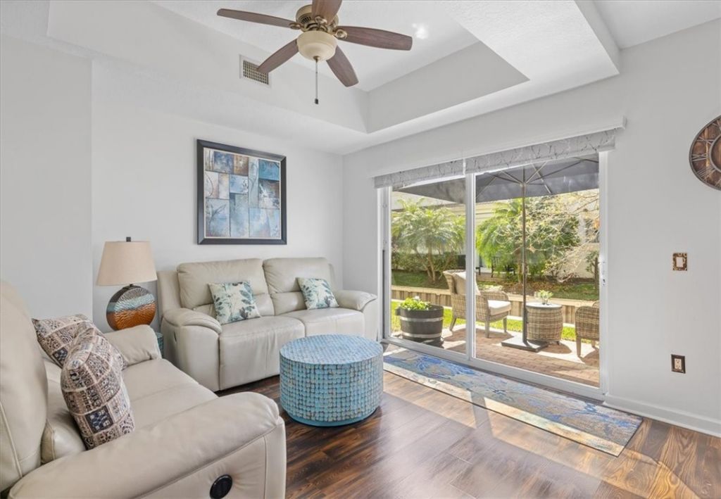 544 7th Square Sw, Unit 102, Vero Beach, FL 32962 Photo