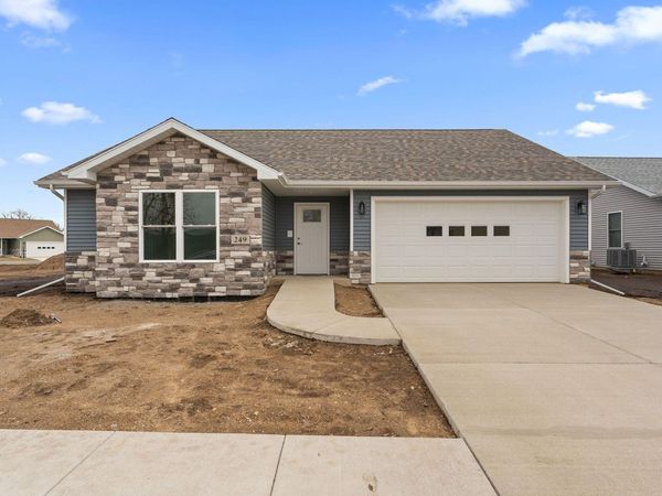 249 Whispering Boulevard, La Porte, IN 46350