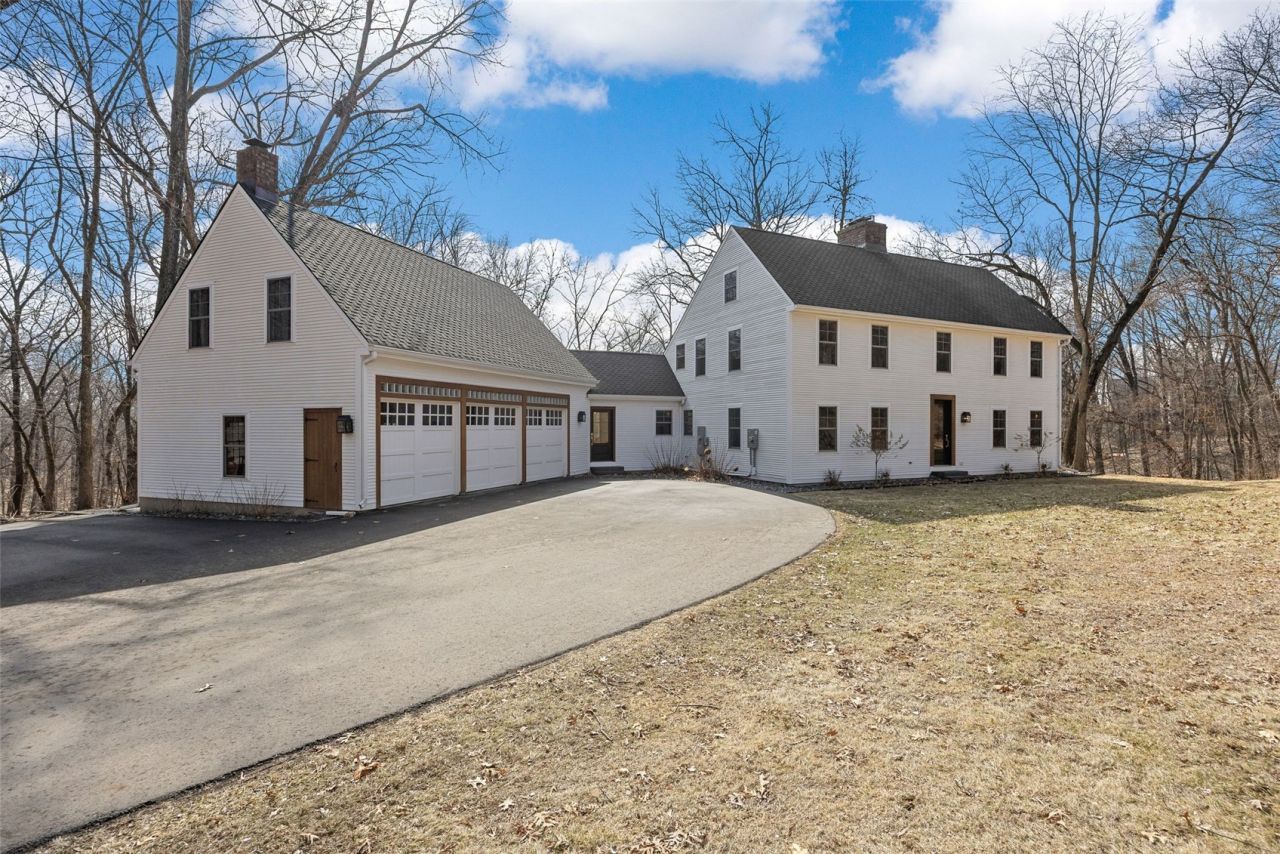 3767 Oak Ln Ne, North Liberty, IA 52317 Main Photo