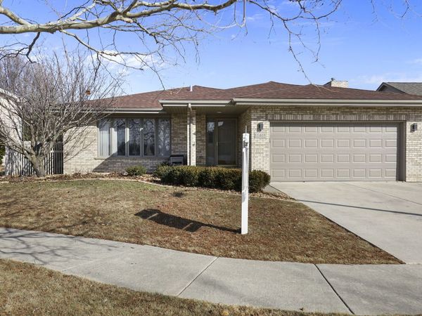 11405 Foxwoods Drive, Oak Lawn, IL 60453