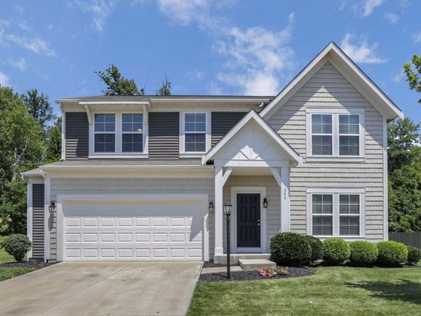 342 Isaac Tharp Street , Pataskala, OH 43062