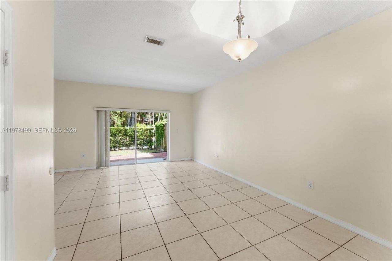 15720 SW 92nd Ave, Unit 5A, Palmetto Bay, FL 33157 Photo