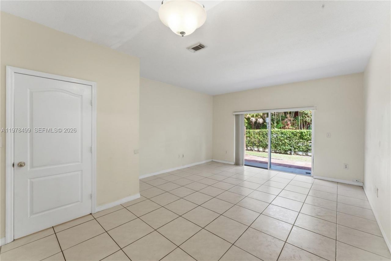 15720 SW 92nd Ave, Unit 5A, Palmetto Bay, FL 33157 Photo