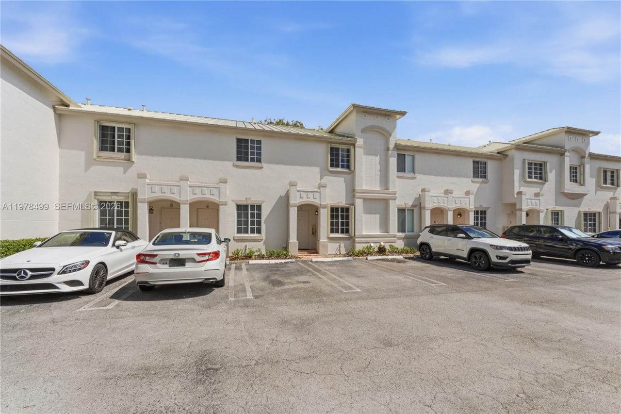 15720 SW 92nd Ave, Unit 5A, Palmetto Bay, FL 33157 Photo