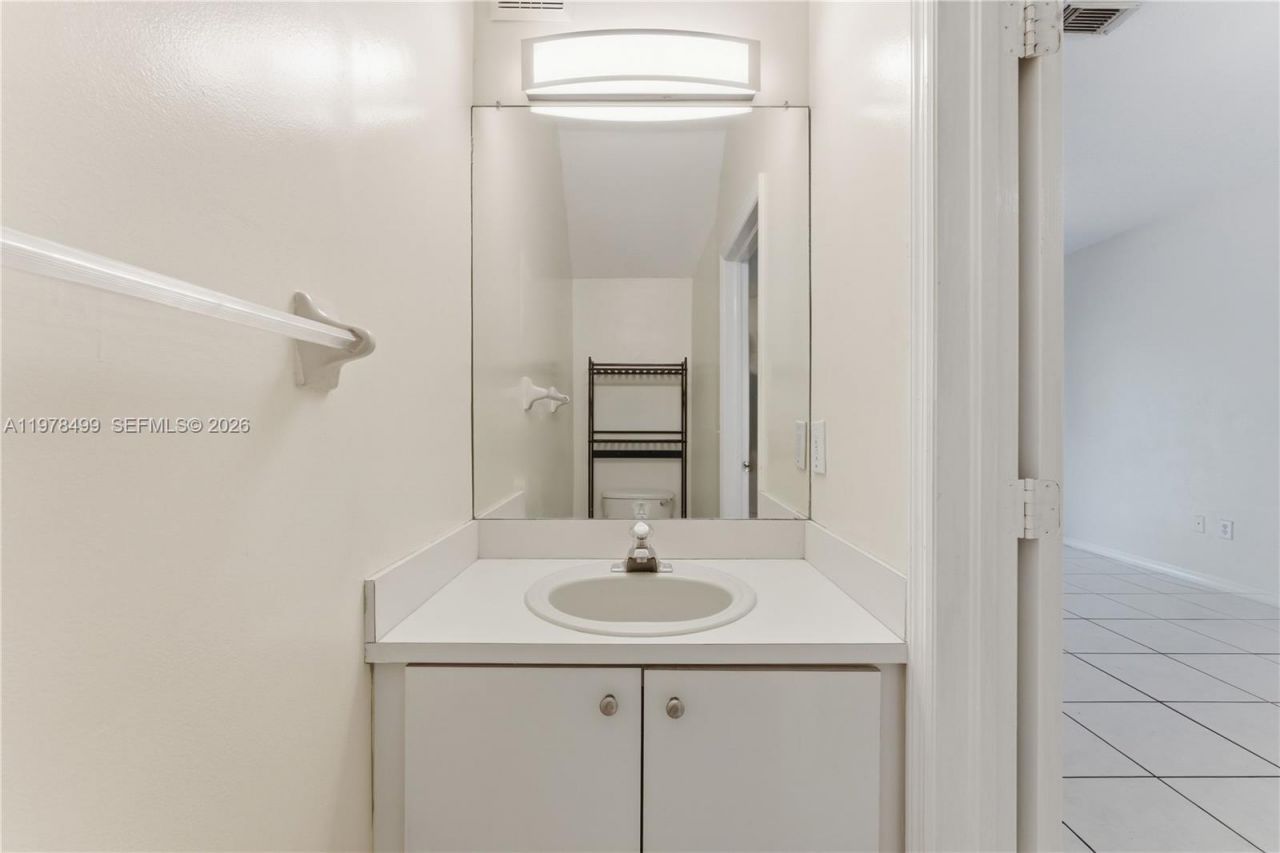 15720 SW 92nd Ave, Unit 5A, Palmetto Bay, FL 33157 Photo