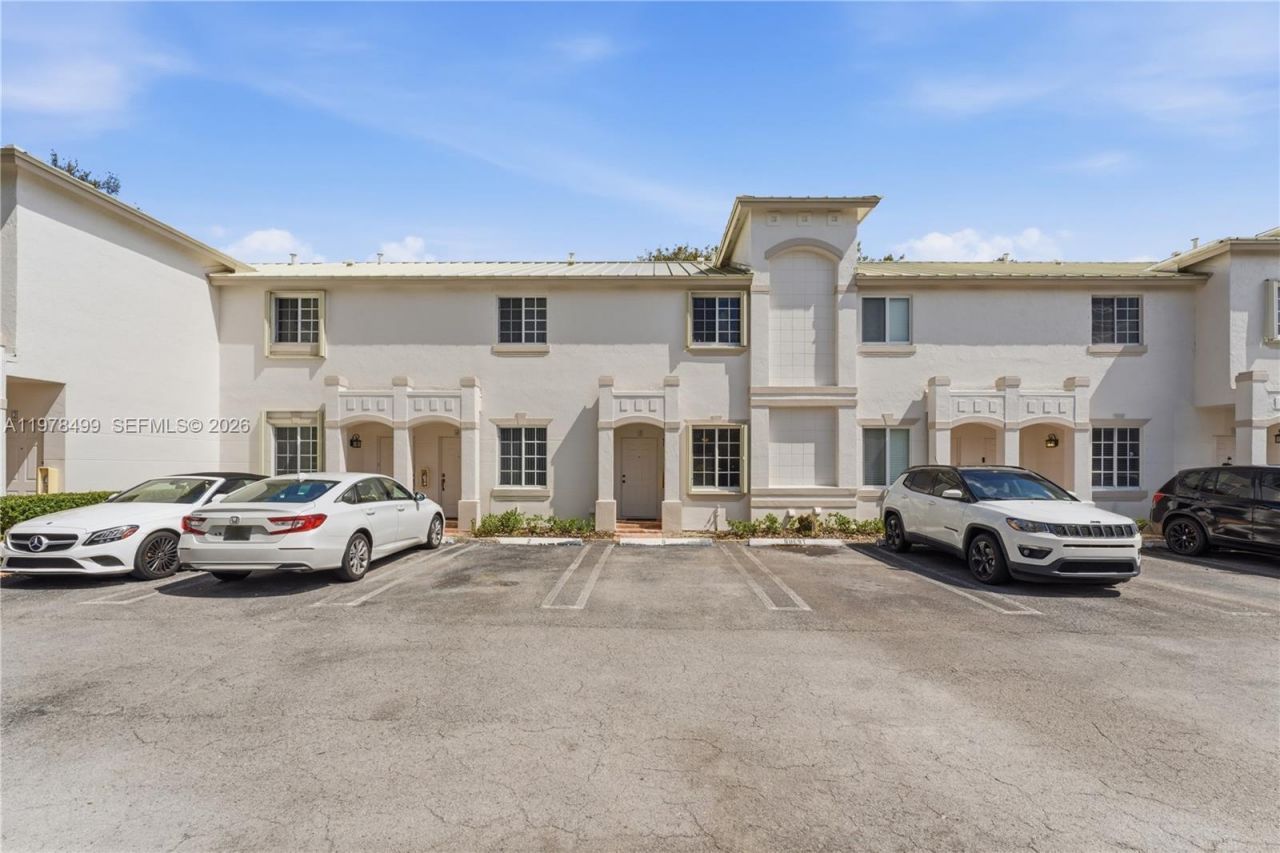 15720 SW 92nd Ave, Unit 5A, Palmetto Bay, FL 33157 Photo