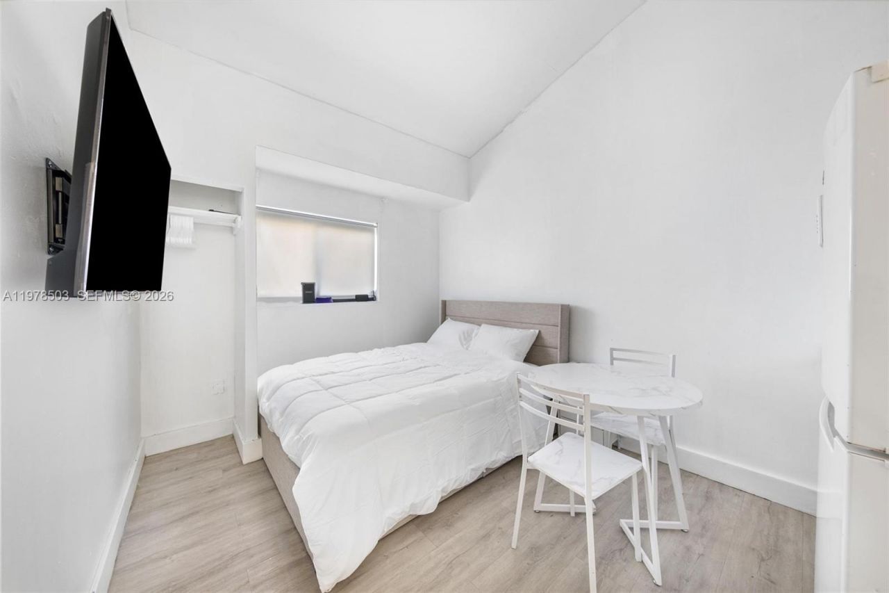 2520 SW 20th St , Unit 1, Miami, FL 33145 Photo