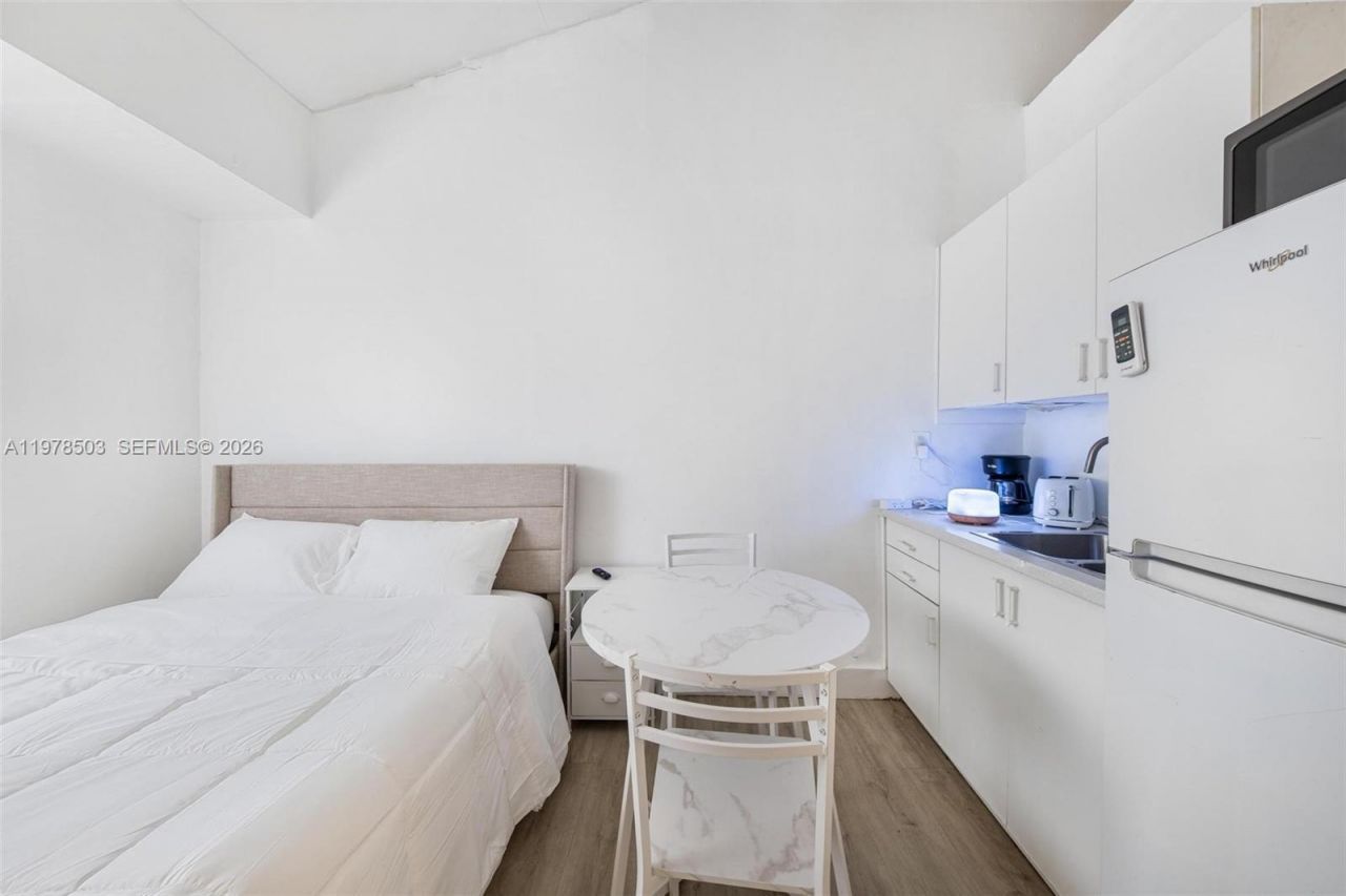 2520 SW 20th St , Unit 1, Miami, FL 33145 Photo