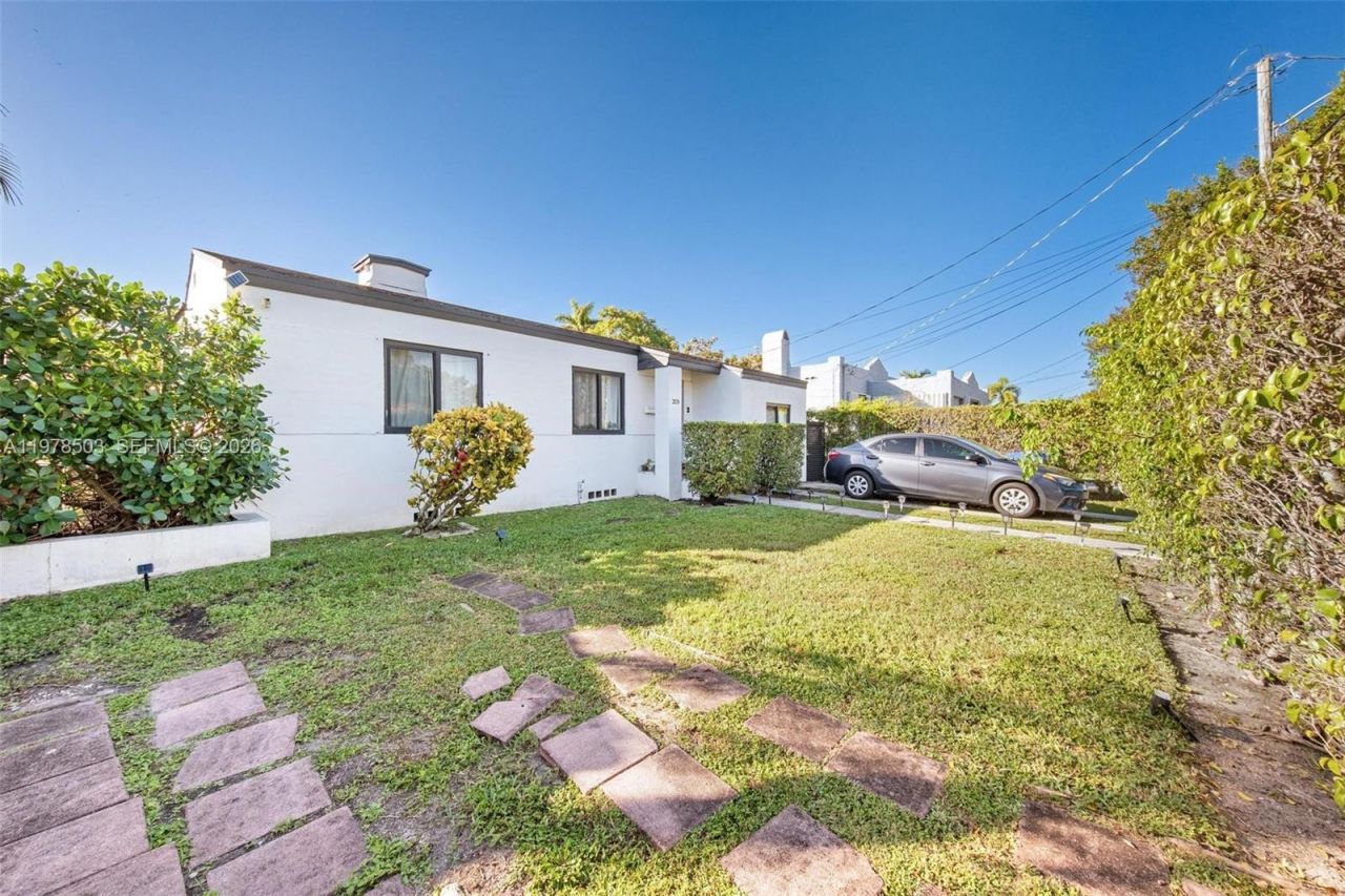 2520 SW 20th St , Unit 1, Miami, FL 33145 Photo