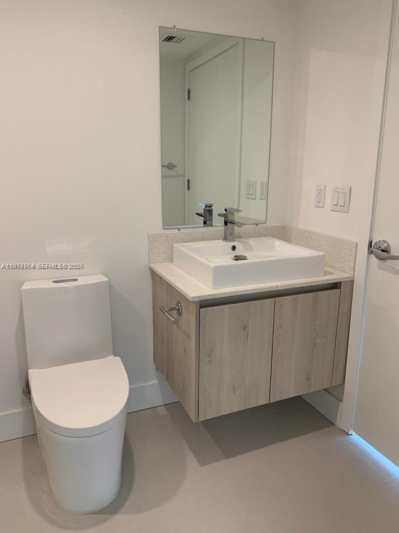 13800 Highland Dr , Unit 403, North Miami Beach, FL 33181 Photo