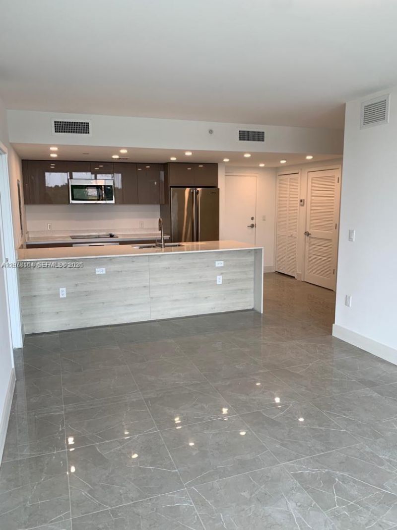 13800 Highland Dr , Unit 403, North Miami Beach, FL 33181 Photo