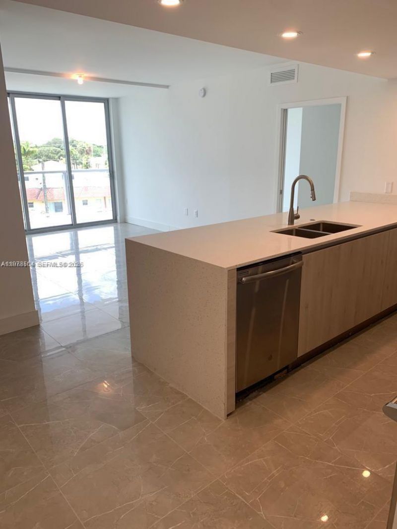 13800 Highland Dr , Unit 403, North Miami Beach, FL 33181 Photo