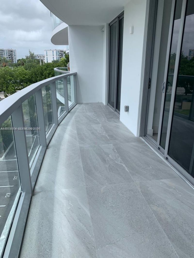 13800 Highland Dr , Unit 403, North Miami Beach, FL 33181 Photo