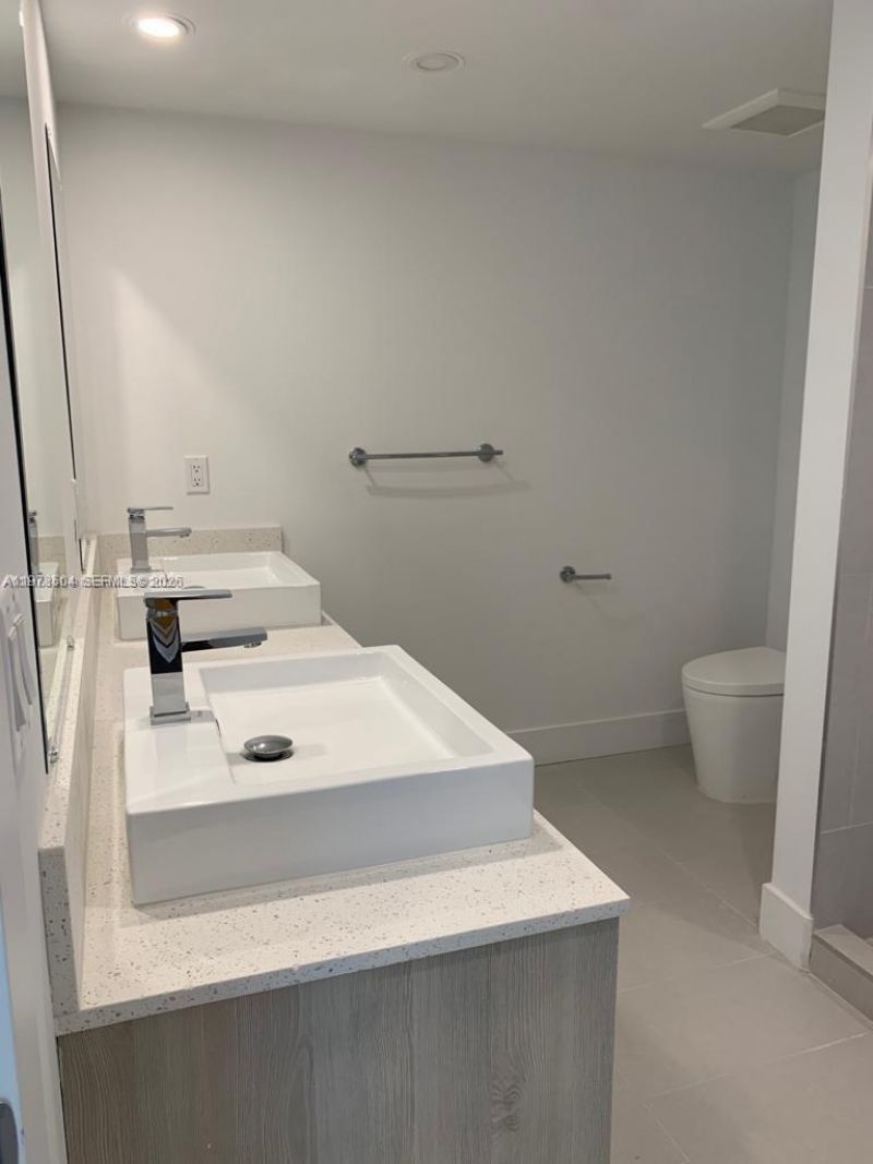 13800 Highland Dr , Unit 403, North Miami Beach, FL 33181 Photo