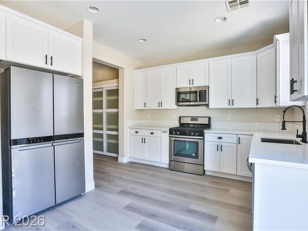 5221 Mountain Garland Lane, North Las Vegas, NV 89081