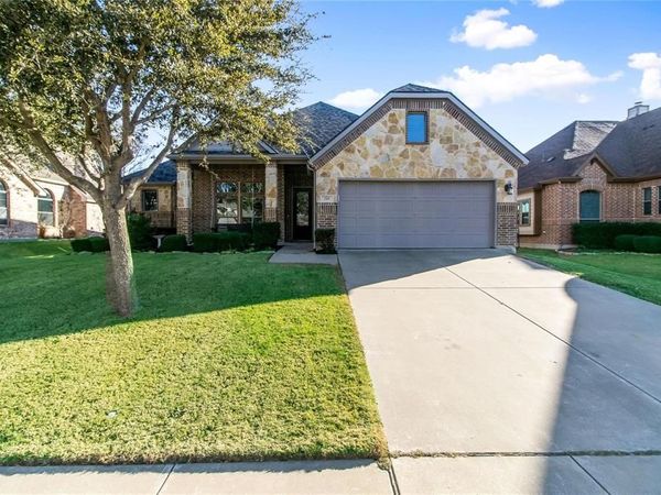 208 Atlantic Avenue, Waxahachie, TX 75165
