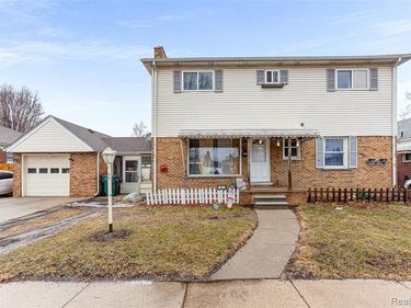 940 Stewart Avenue, Lincoln Park, MI 48146