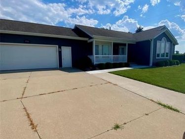 7758 DRAKESHIRE BLVD, Almont Vlg, MI 48003