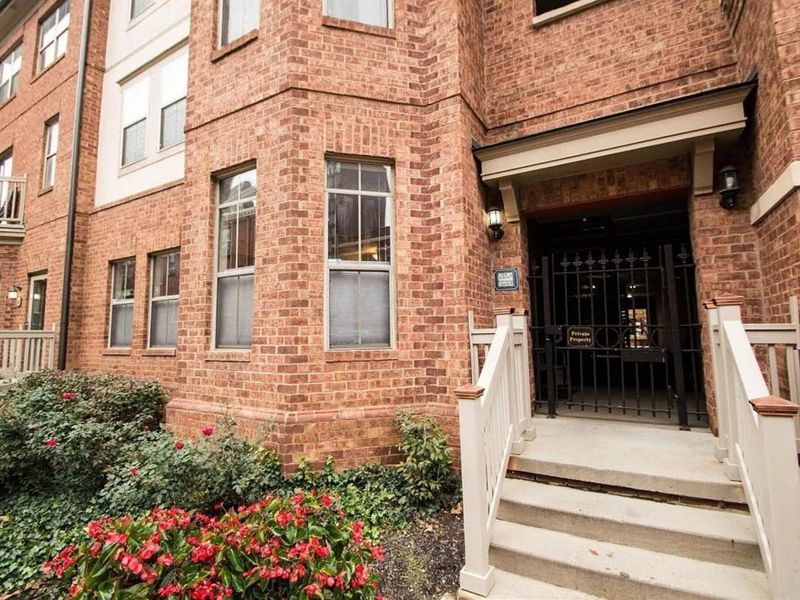 50 W Russell Street, Columbus, OH 43215 Photo 1