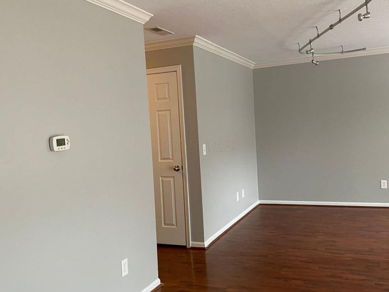 50 W Russell Street, Columbus, OH 43215 Photo 10