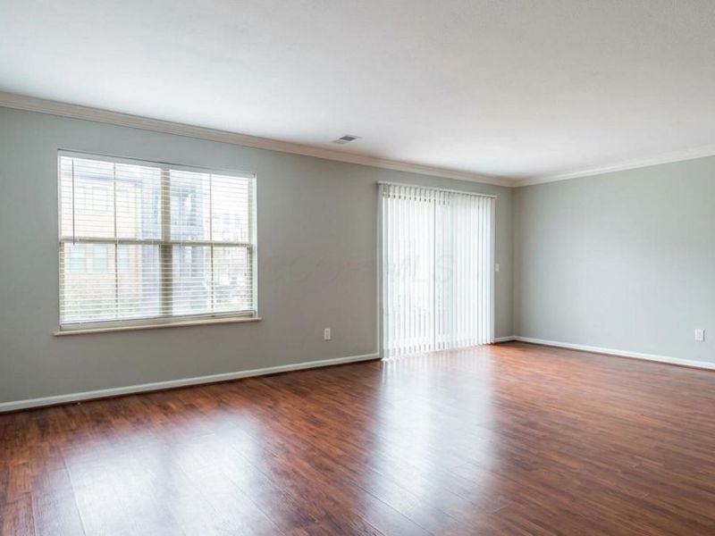 50 W Russell Street, Columbus, OH 43215 Photo 2