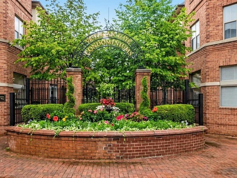 50 W Russell Street, Columbus, OH 43215 Photo 33