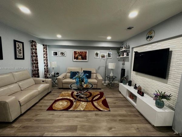 20934 SW 84th Ave, Cutler Bay, FL 33189