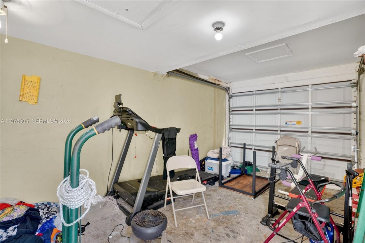 20934 SW 84th Ave, Cutler Bay, FL 33189 Photo