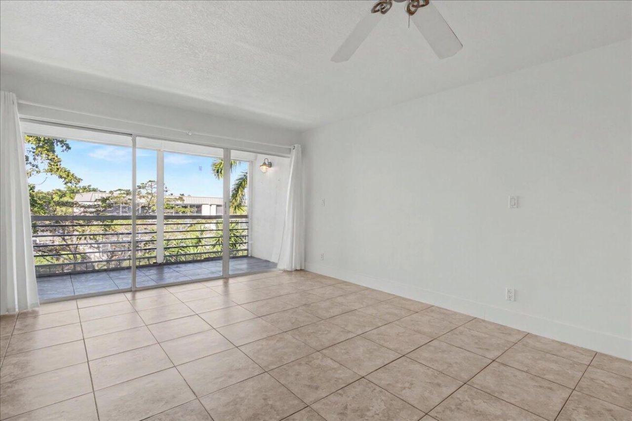 765 Jeffery Street, Unit 1-301, Boca Raton, FL 33487 Photo