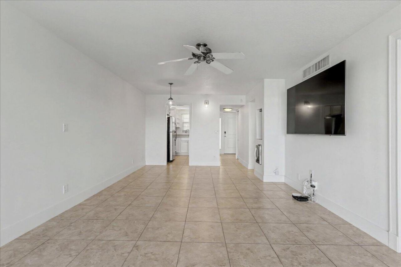 765 Jeffery Street, Unit 1-301, Boca Raton, FL 33487 Photo