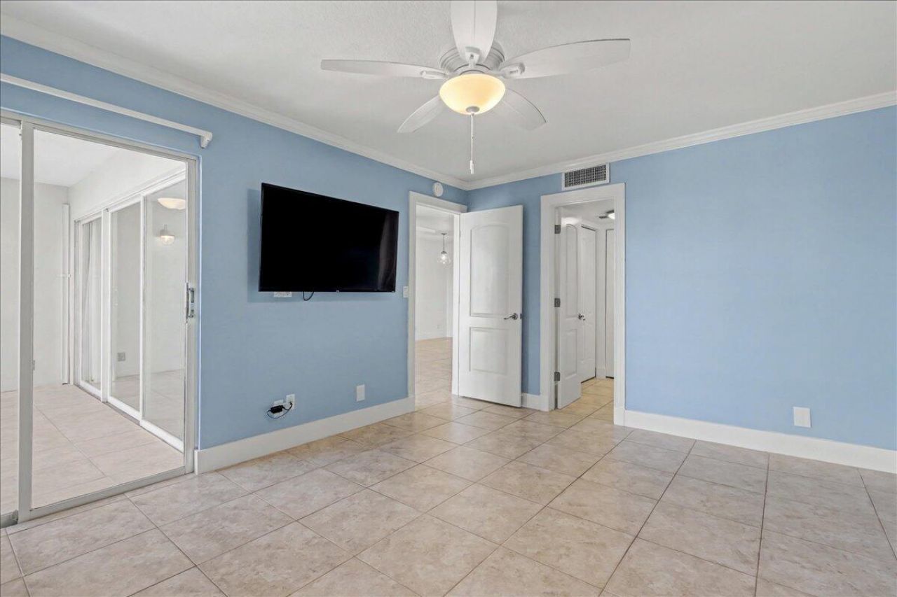 765 Jeffery Street, Unit 1-301, Boca Raton, FL 33487 Photo