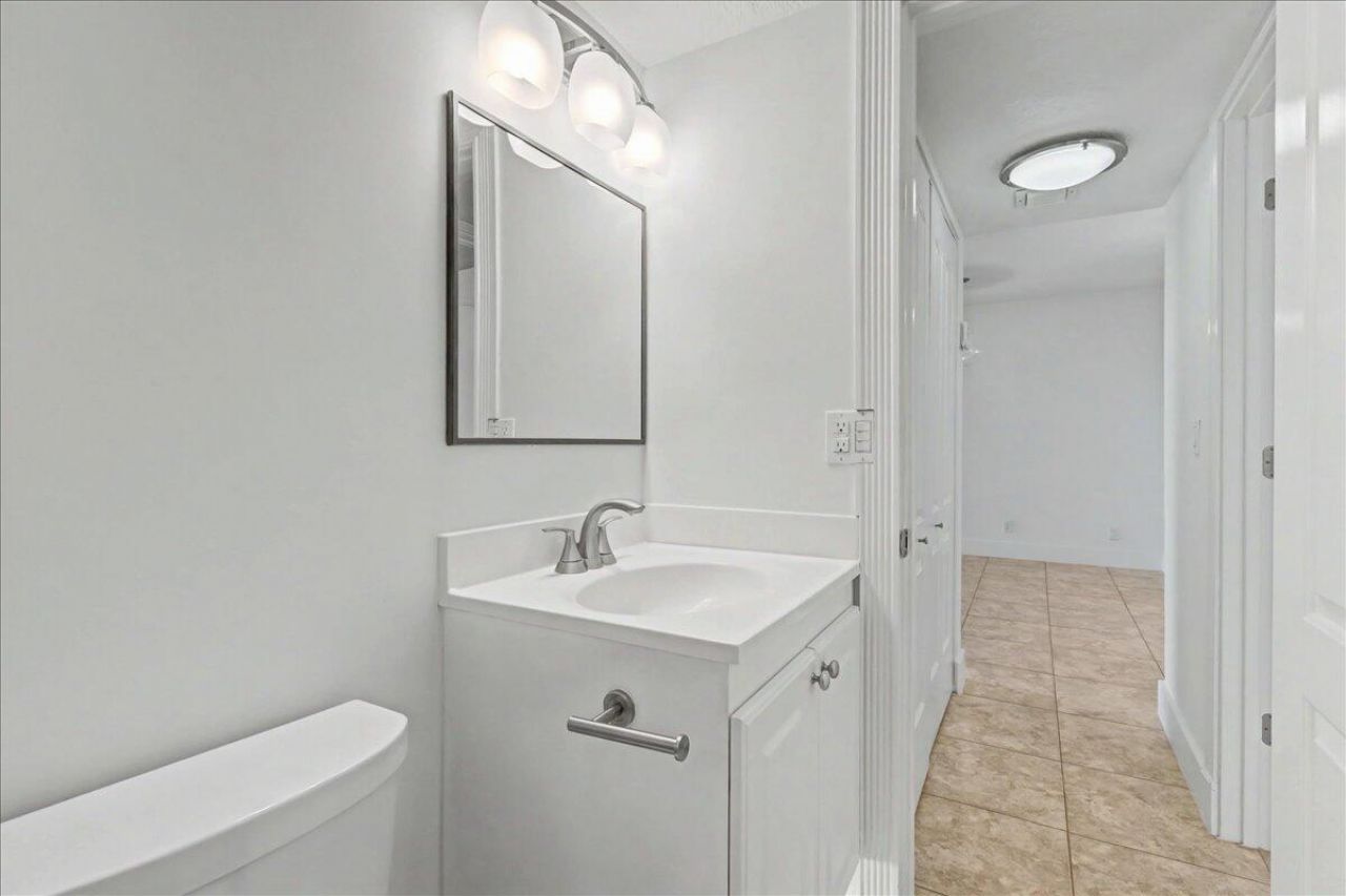 765 Jeffery Street, Unit 1-301, Boca Raton, FL 33487 Photo