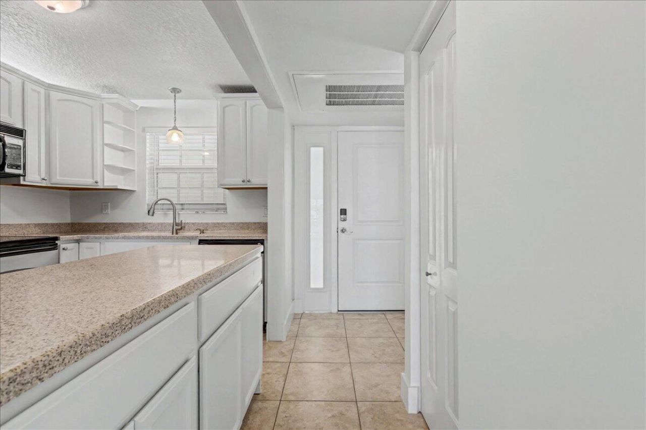 765 Jeffery Street, Unit 1-301, Boca Raton, FL 33487 Photo