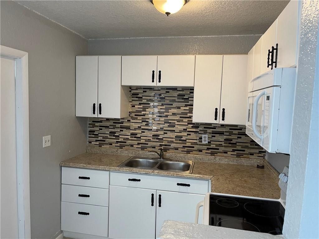 918 NW 24th Avenue, Fort Lauderdale, FL 33311 Photo