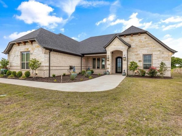 716 Coastal Meadows Court, Granbury, TX 76049