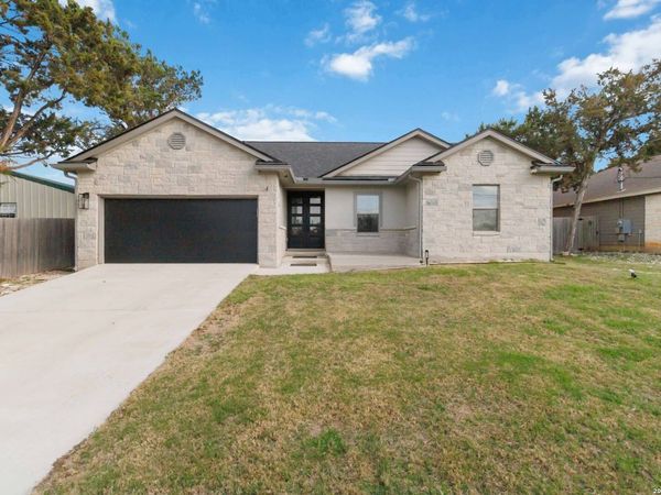 570 Forest Crest, Canyon Lake, TX 78133