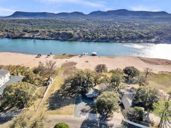 4306 River Oaks DR, Kingsland, TX 78639