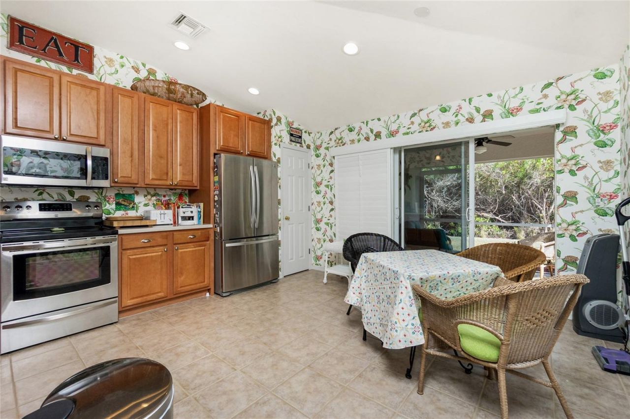 13136 SW Pembroke Circle N, Lake Suzy, FL 34269 Photo