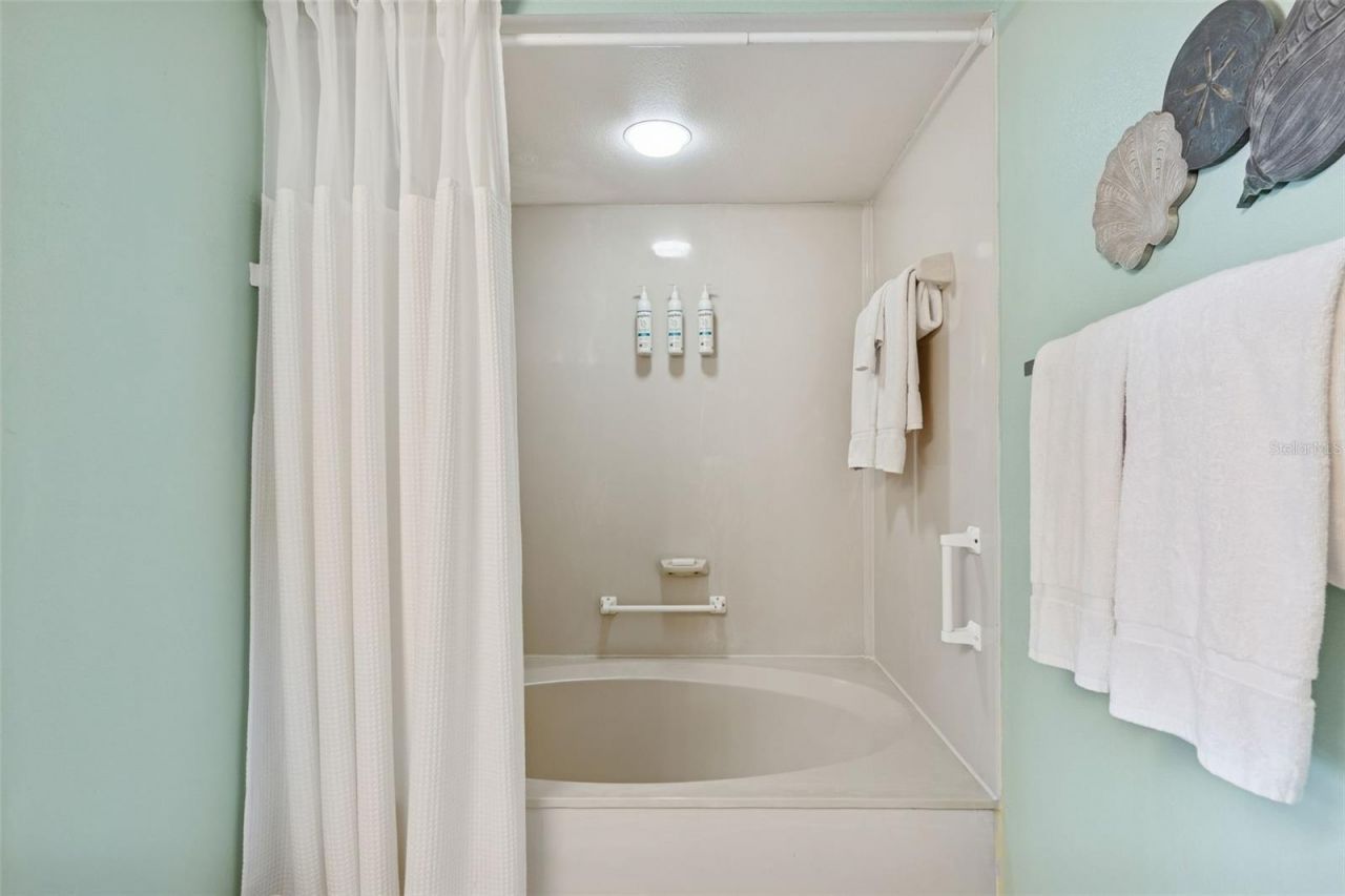 5801 Bahia Del Mar Circle, Unit 114, Saint Petersburg, FL 33715 Photo