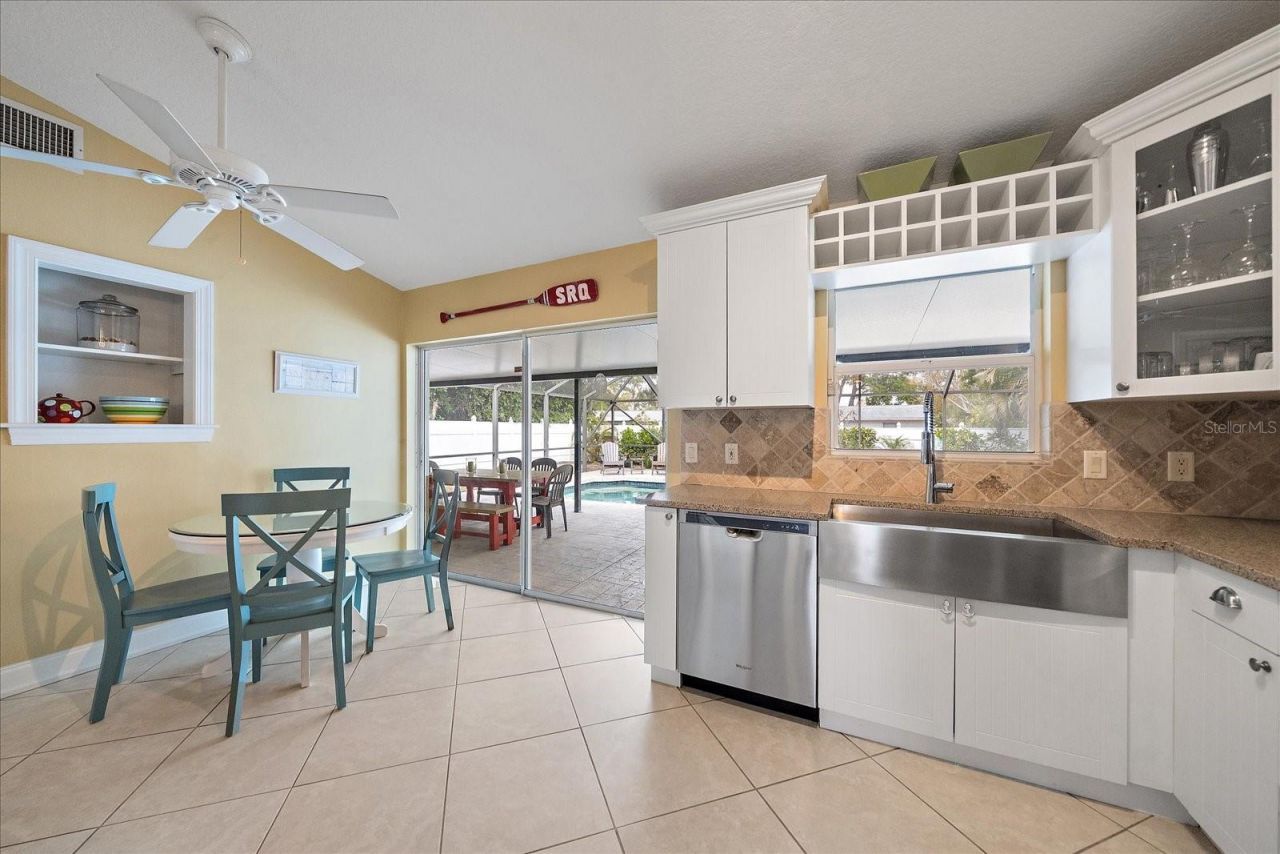 2843 New England Street, Sarasota, FL 34231 Photo