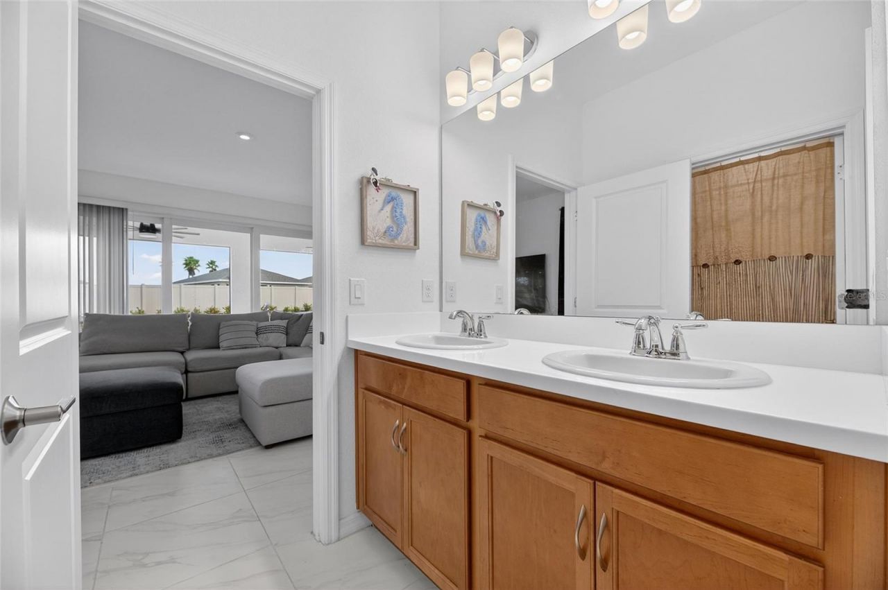 5810 Fieldmoor Court, Palmetto, FL 34221 Photo