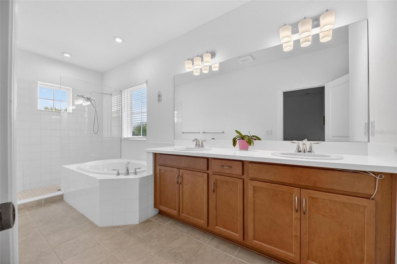 5810 Fieldmoor Court, Palmetto, FL 34221 Photo