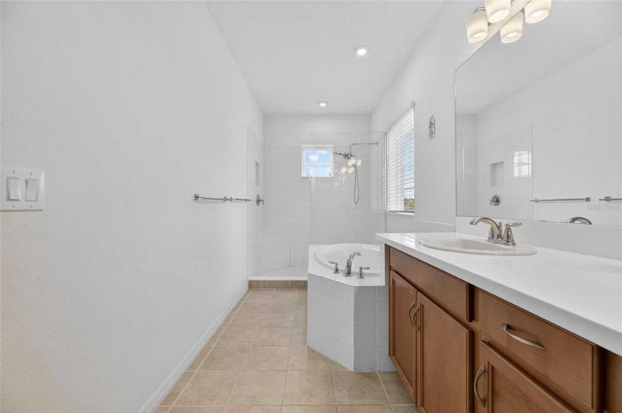 5810 Fieldmoor Court, Palmetto, FL 34221 Photo