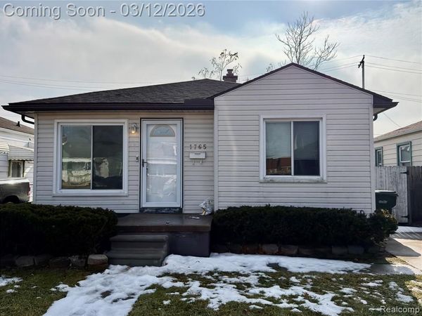 1765 Garfield Avenue, Lincoln Park, MI 48146