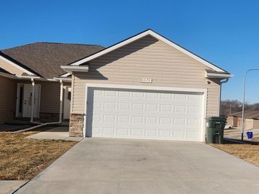 1063 N 170 Avenue, Omaha, NE 68118