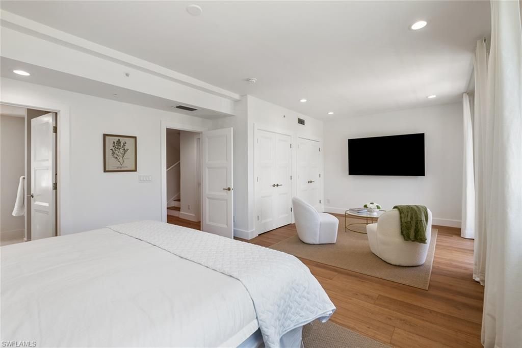 888 10th St S, Unit 101, Naples, FL 34102 Photo