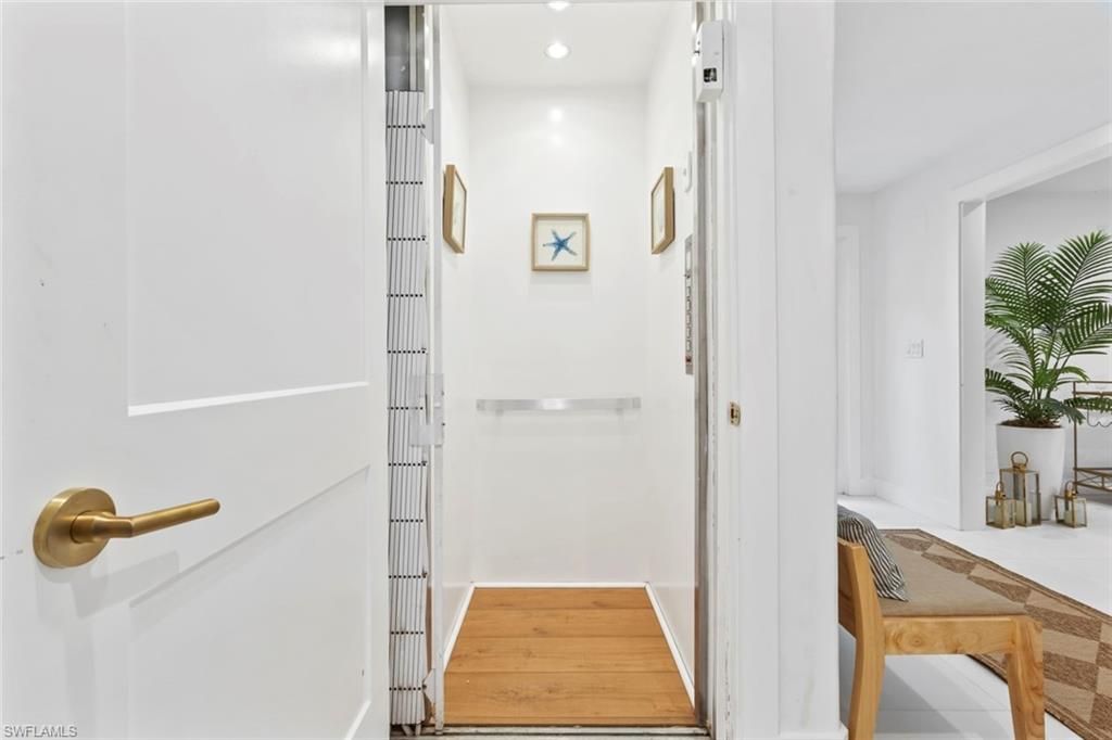 888 10th St S, Unit 101, Naples, FL 34102 Photo