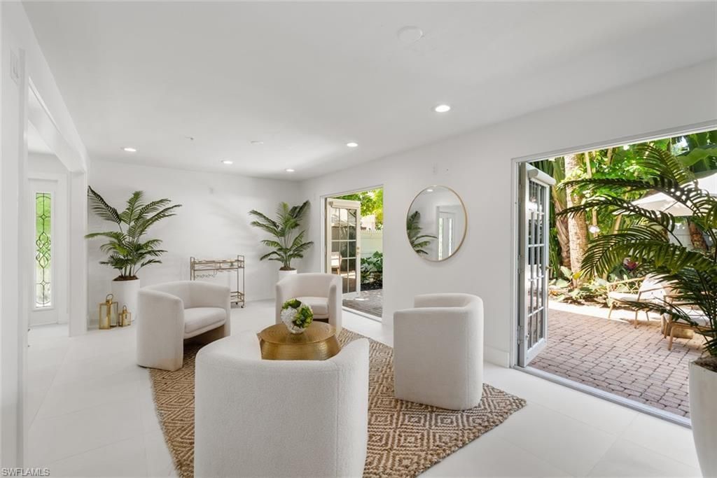 888 10th St S, Unit 101, Naples, FL 34102 Photo