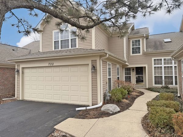 733 Clover Hill Court , Elk Grove Village, IL 60007
